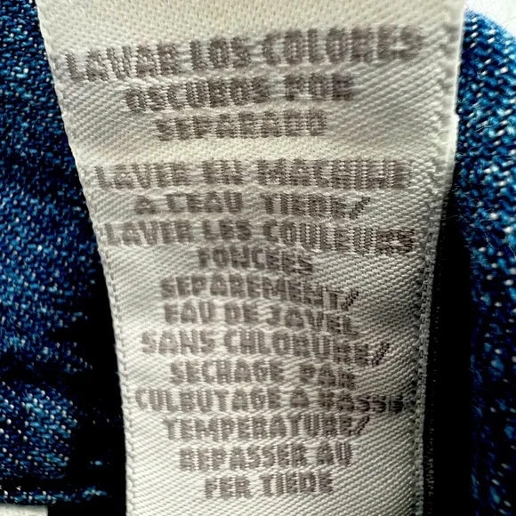 Liz Claiborne Lizwear Women's light Blue Button Front Denim Jean Jacket Petite M - Picture 7 of 10